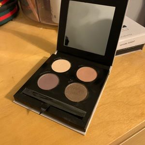 Savvy Minerals by Young Living Natural Quartz Eyeshadow Palette